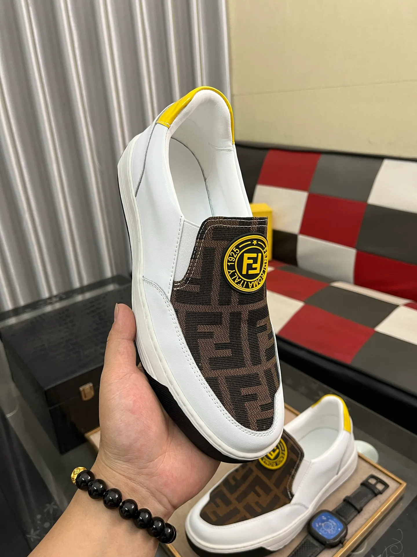 Men's Men's Shoes💰420⌚️⌚️[Fendi] Fendi's latest casual shoes for men! Available at counters simultaneously! Made entirely of imported top-grain calfskin, the interior is made of top-grain water-dyed cowhide, and the original factory-supplied rubber outsole. Leading new fashion concepts. Matching code: 38-442️⃣Colors available